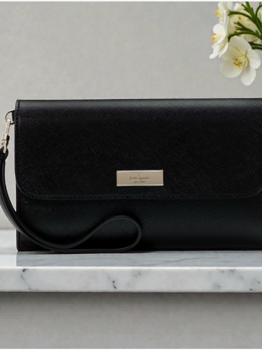 Kate Spade Kenzie Boxed Medium Flap Wristlet